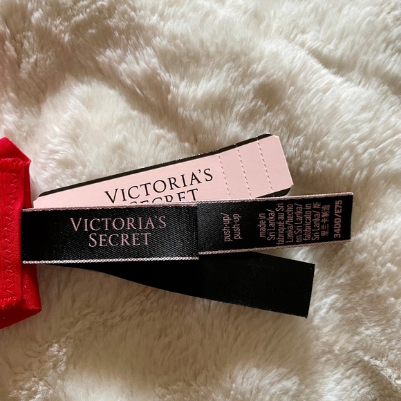 Victoria's Secret Love Cloud Push-Up Plunge Bra - Picture 4 of 7